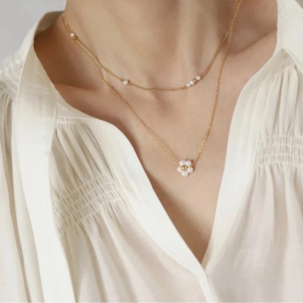 New beautiful Pearl flower necklace - Picture 3 of 6